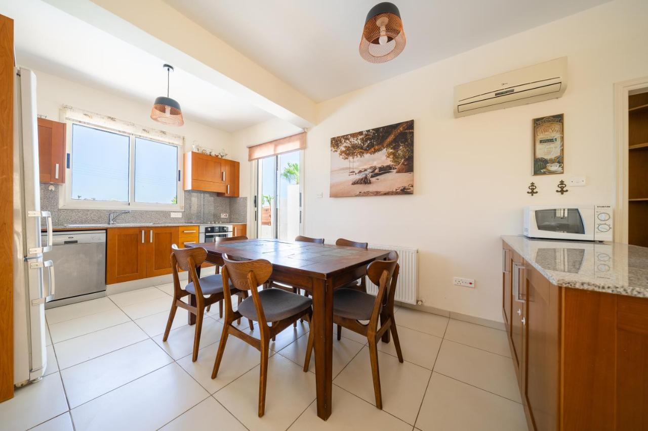 Atlantica 4 Bedroom Villa Near The Beach Protaras Bagian luar foto